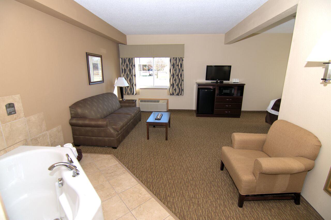 Rock Island Inn & Suites - thumb 17