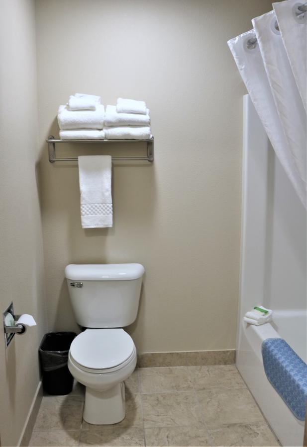 Rock Island Inn & Suites - thumb 32