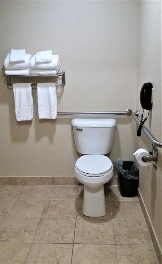 Rock Island Inn & Suites - thumb 34