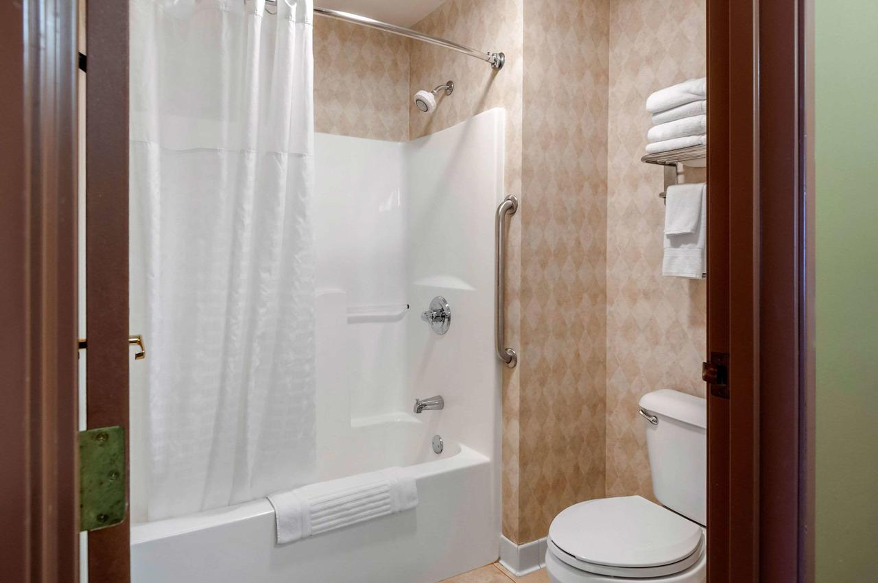 Comfort Inn Dyersville Near Field Of Dreams - thumb 28