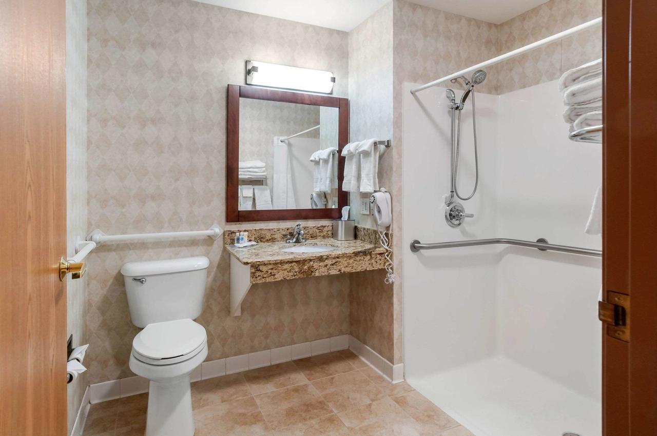 Comfort Inn Dyersville Near Field Of Dreams - thumb 13