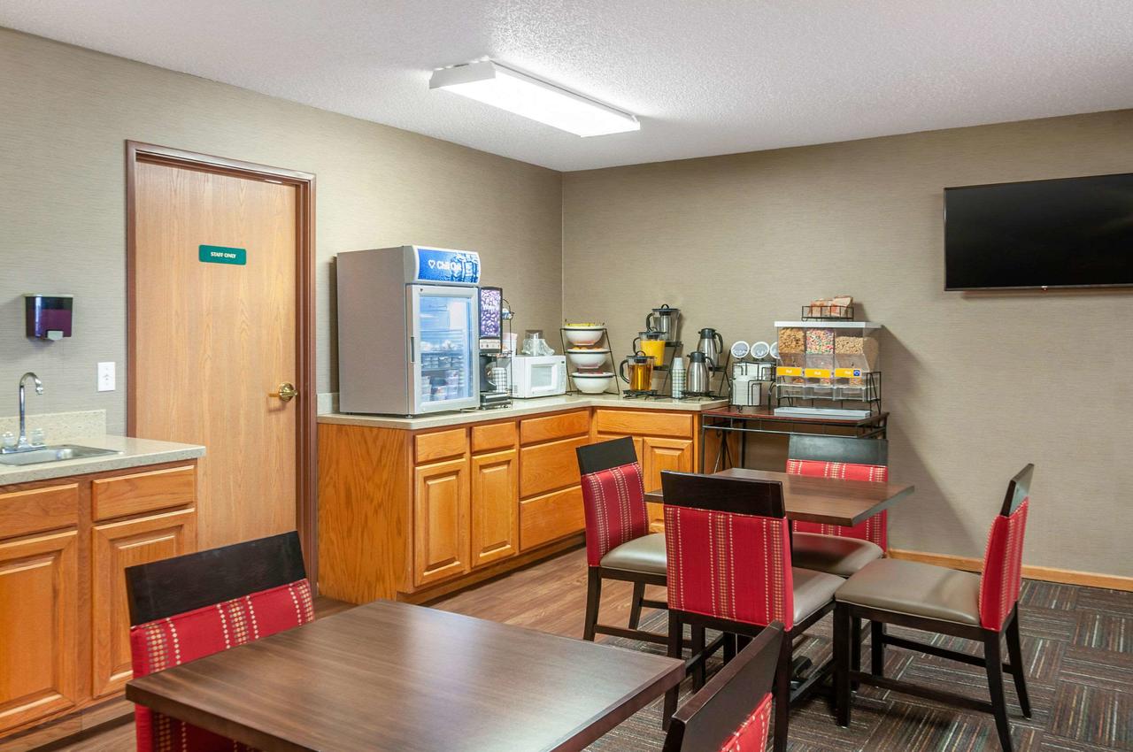 Comfort Inn Dyersville Near Field Of Dreams - thumb 22