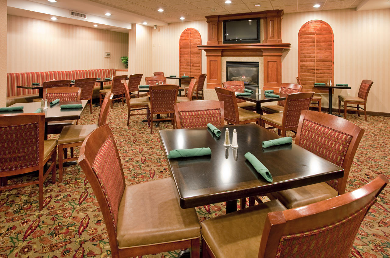 Holiday Inn Hotel & Suites Overland Park-Convention Center - thumb 17