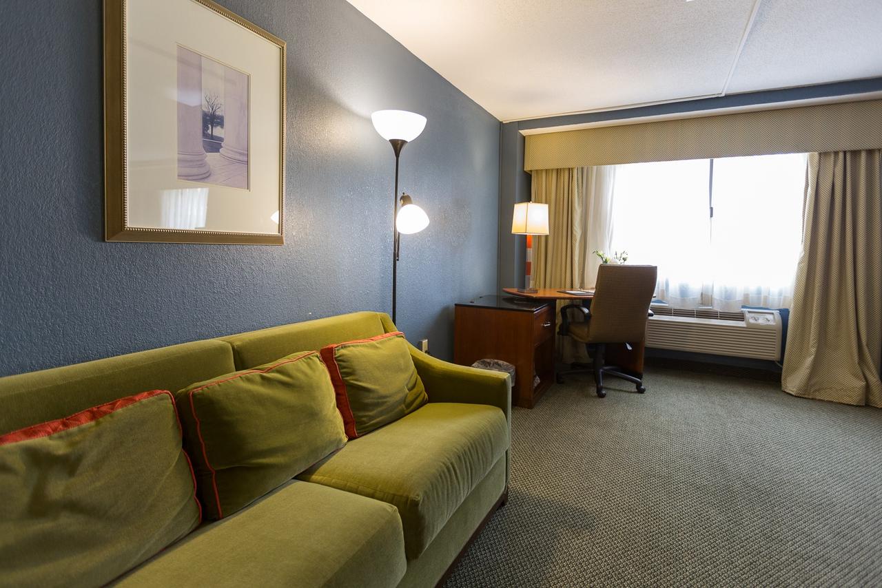 Capital Plaza Hotel - thumb 37