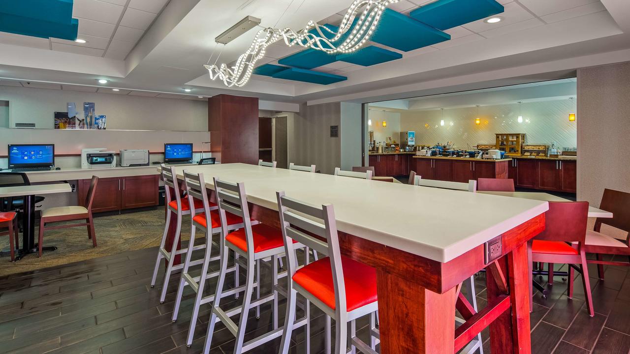 Best Western Plus Cincinnati Riverfront Downtown Area - thumb 38