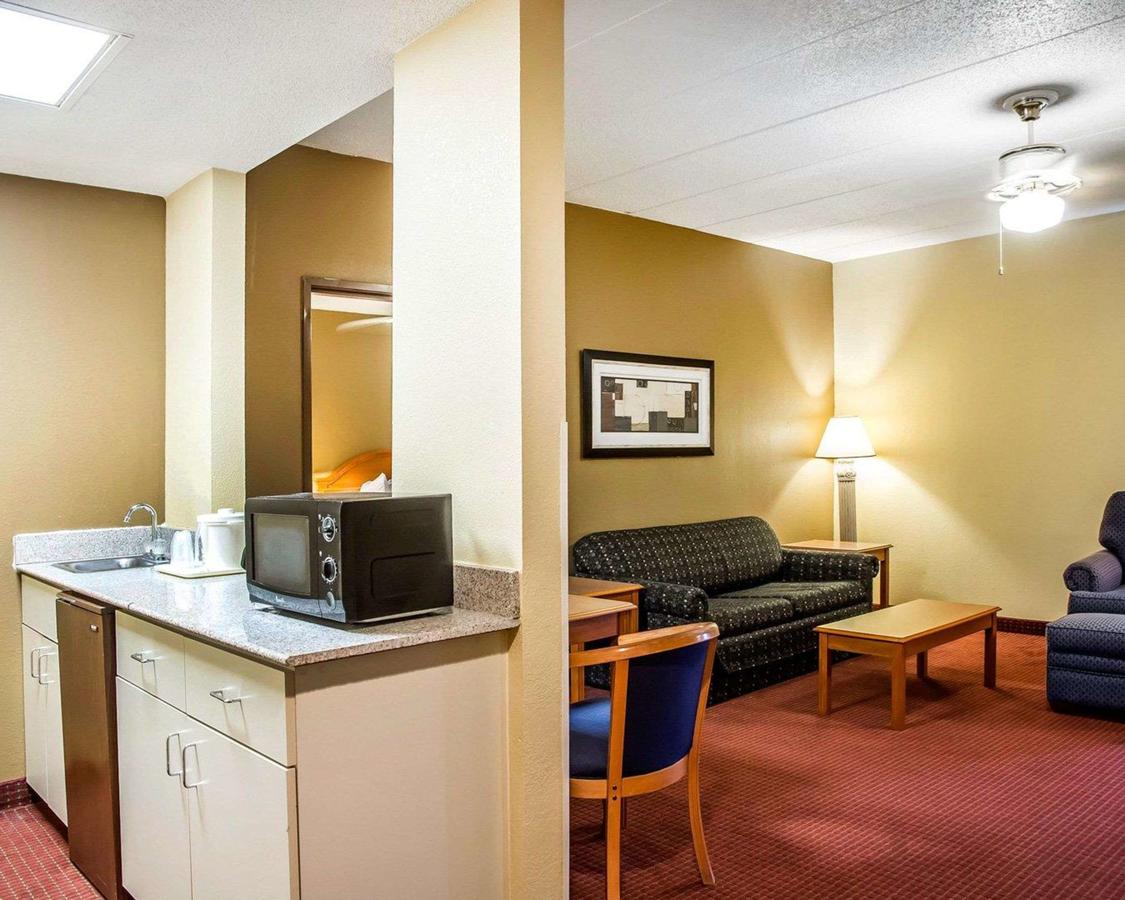 QUALITY INN AND SUITE CVG AIRPORT - thumb 4