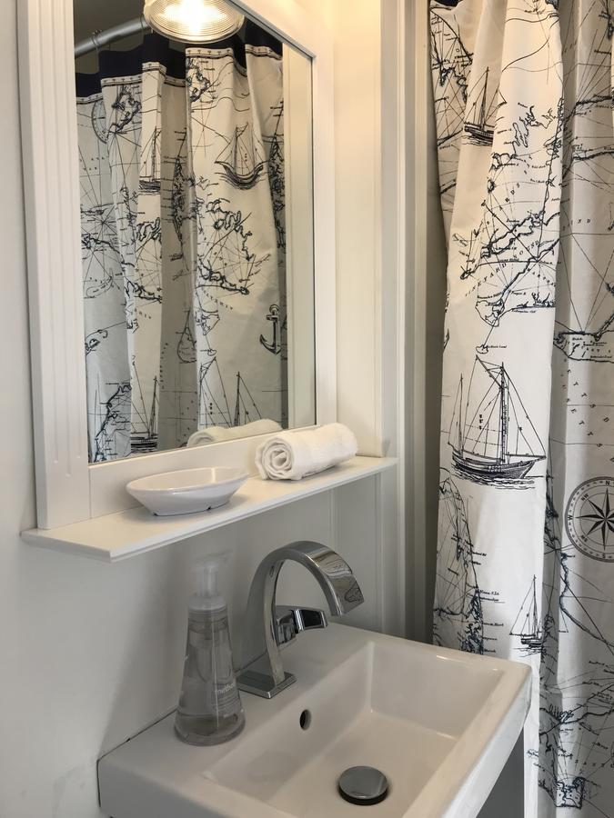 Breakwater Hotel - thumb 16