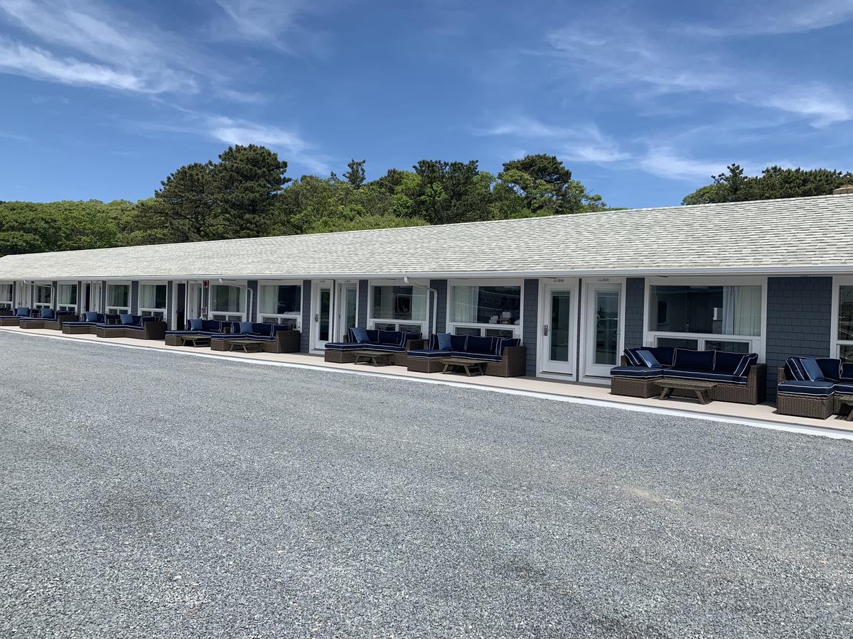 Breakwater Hotel - thumb 9