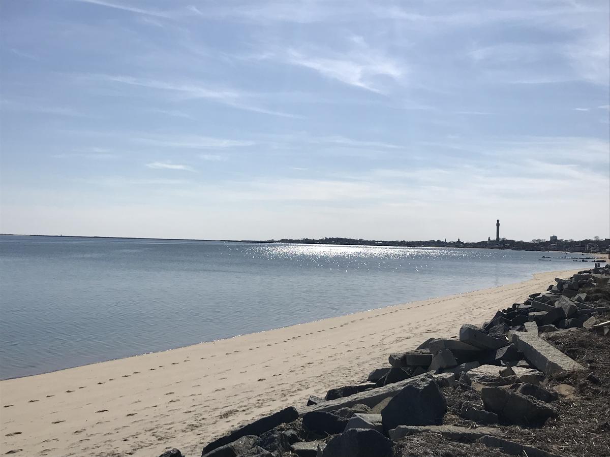 Breakwater Hotel - thumb 20