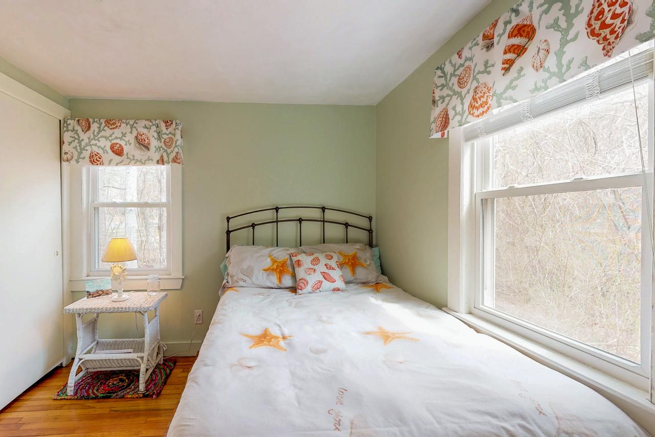 3 Bed 1 Bath Vacation Home In Hyannis - thumb 20