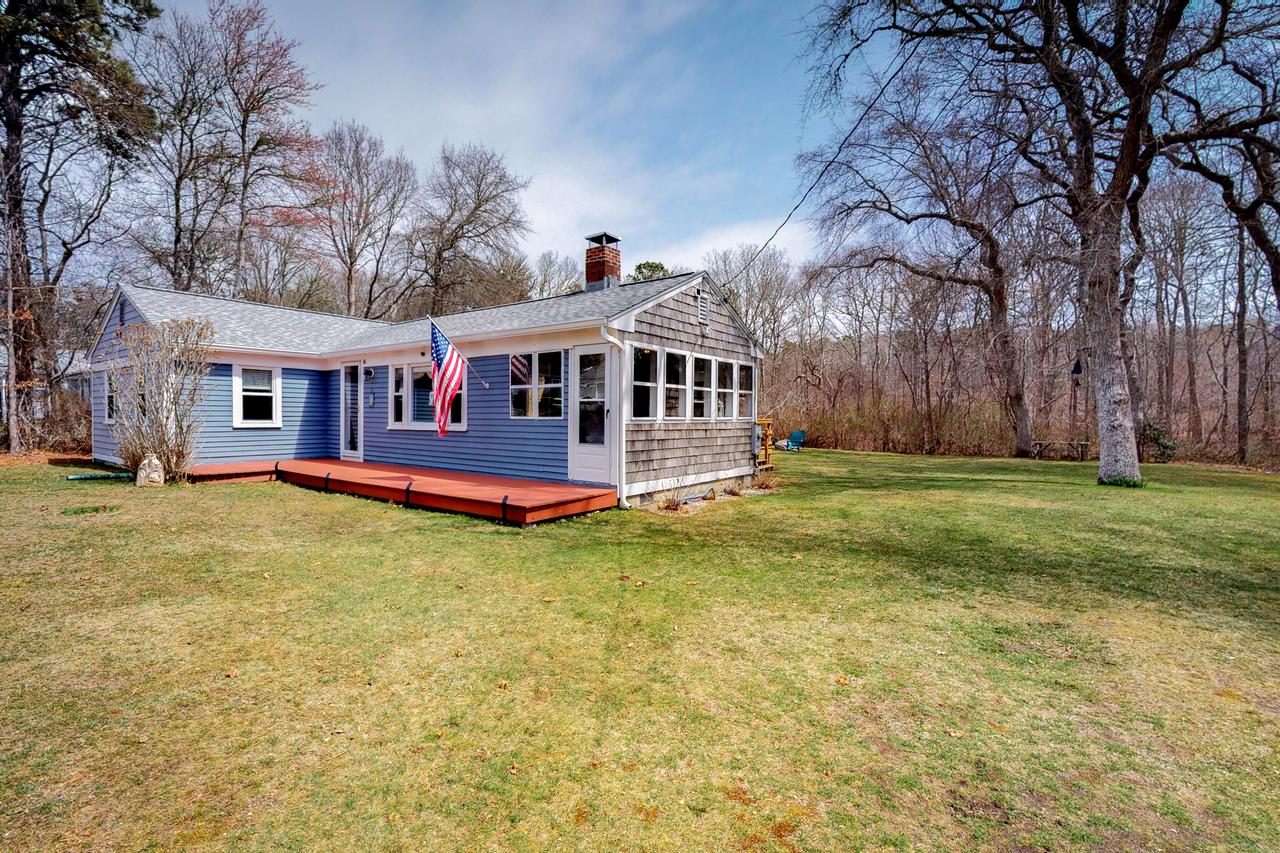 3 Bed 1 Bath Vacation Home In Hyannis - thumb 6