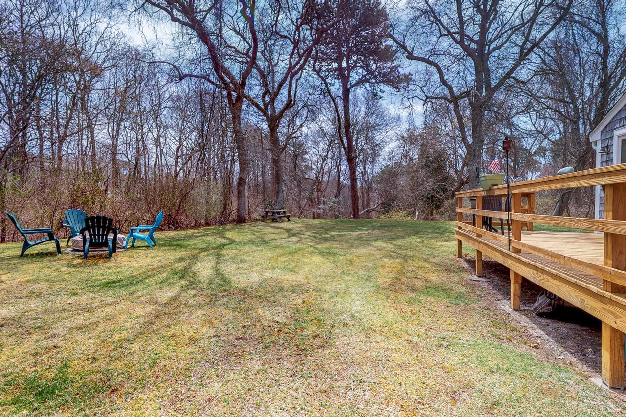 3 Bed 1 Bath Vacation Home In Hyannis - thumb 4