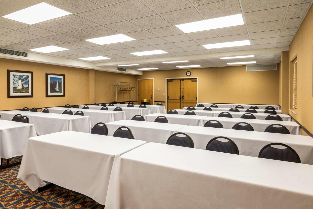 Quality Inn Auburn Hills - thumb 19