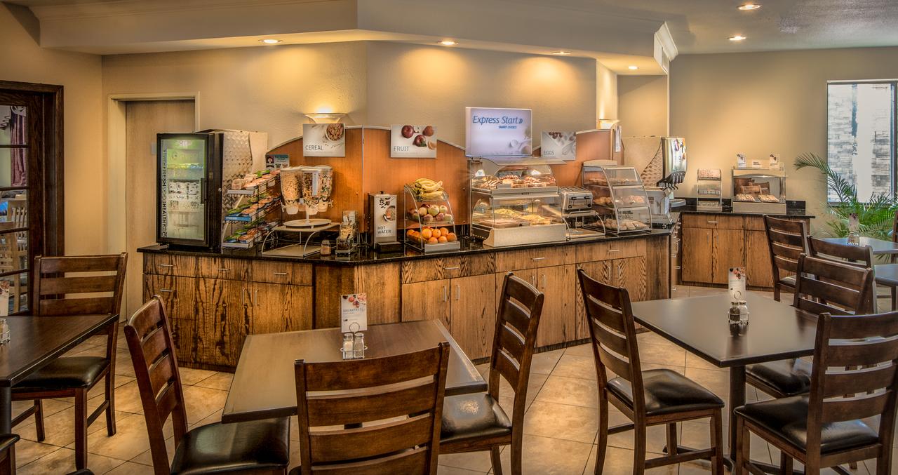 Holiday Inn Express Hotel & Suites South Haven - thumb 9