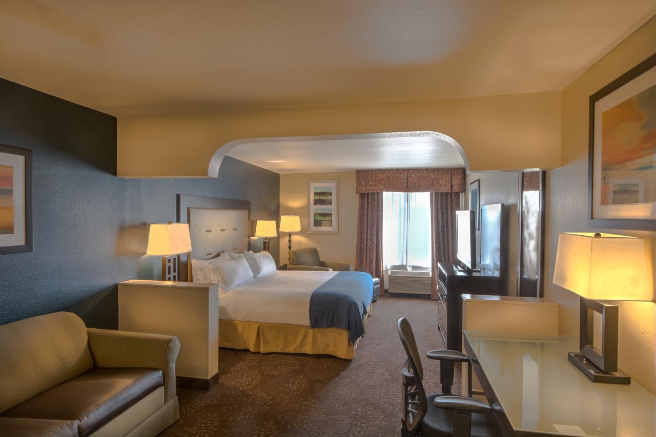 Holiday Inn Express Hotel & Suites South Haven - thumb 11