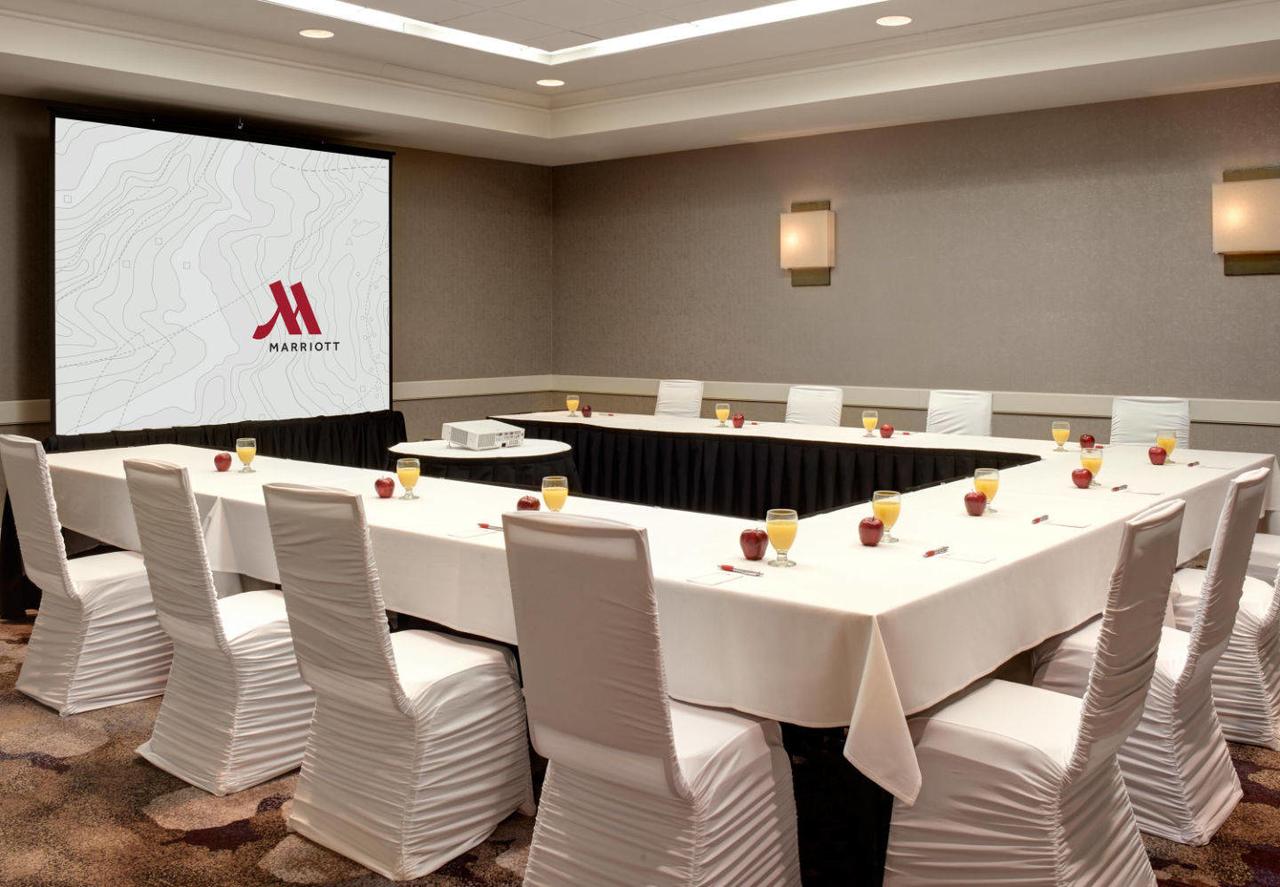 Detroit Marriott Livonia - thumb 20