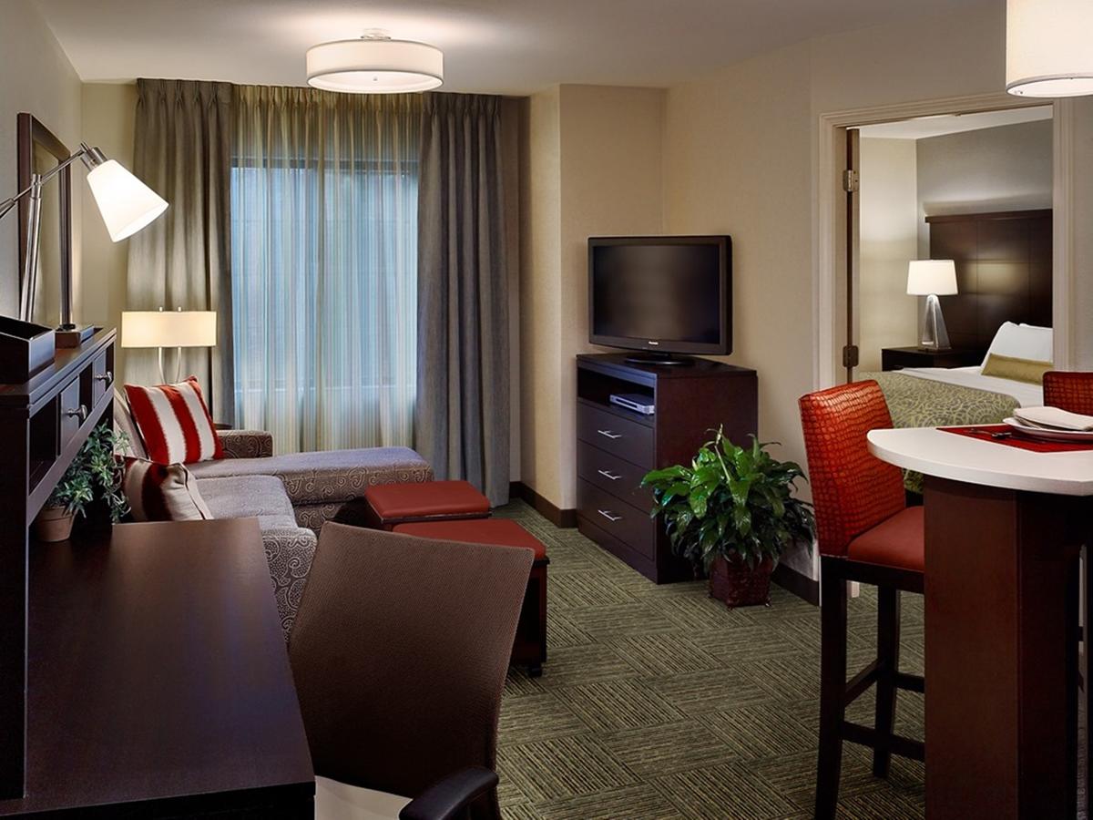 Staybridge Suites Auburn Hills - thumb 4