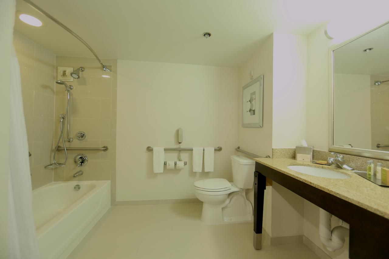 DoubleTree By Hilton Dearborn - thumb 2