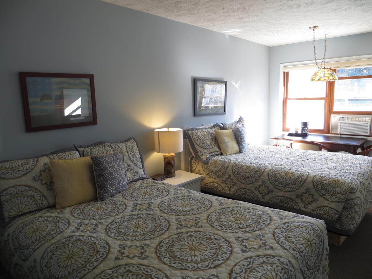 Empire Lakeshore Inn - thumb 31