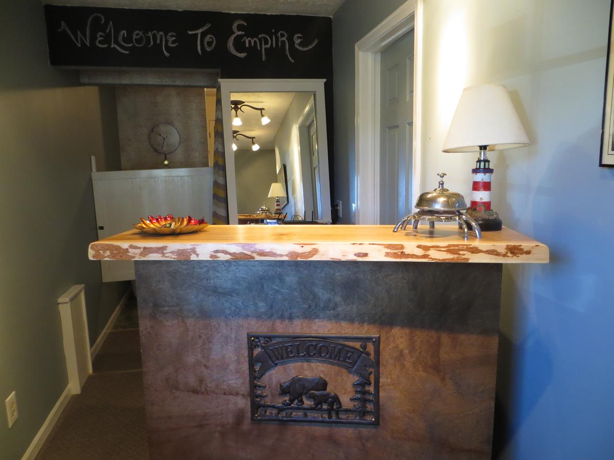 Empire Lakeshore Inn - thumb 14