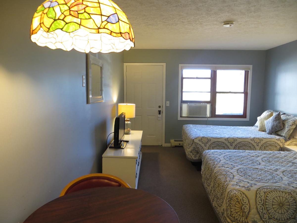Empire Lakeshore Inn - thumb 33