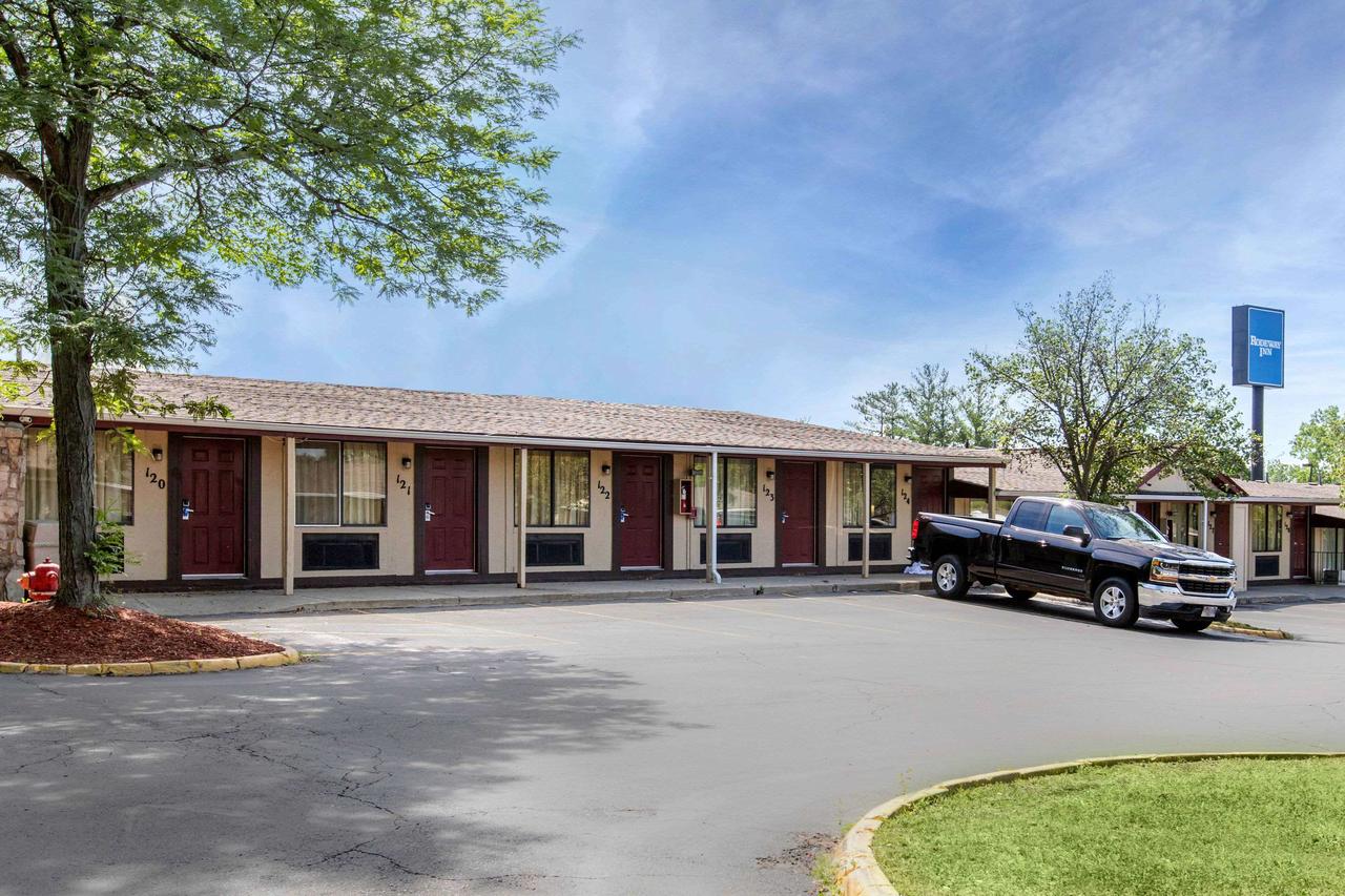 Rodeway Inn Auburn Hills - thumb 0