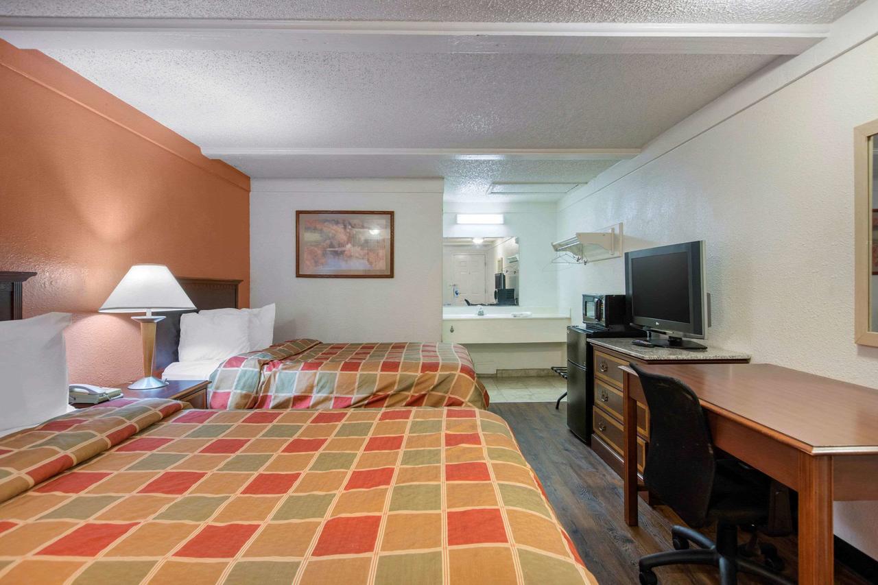 Rodeway Inn Auburn Hills - thumb 20