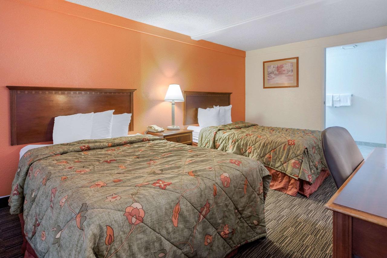 Rodeway Inn Auburn Hills - thumb 1