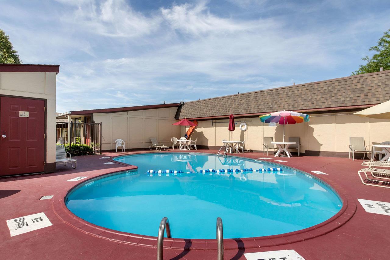 Rodeway Inn Auburn Hills - thumb 12