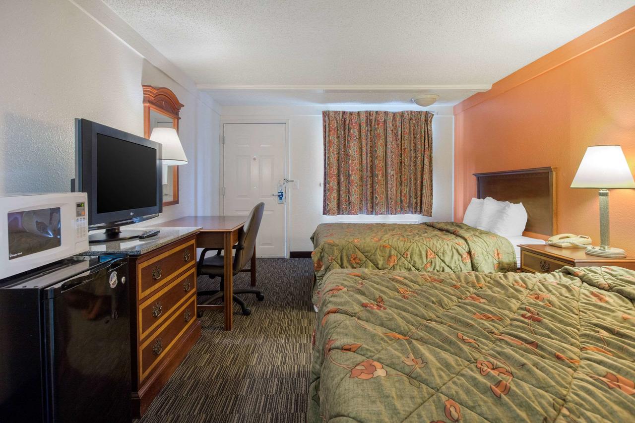 Rodeway Inn Auburn Hills - thumb 21