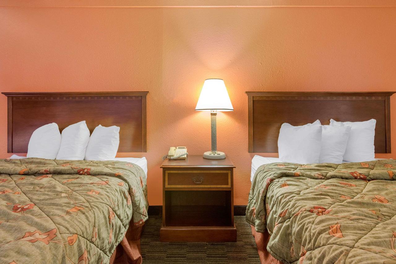 Rodeway Inn Auburn Hills - thumb 4