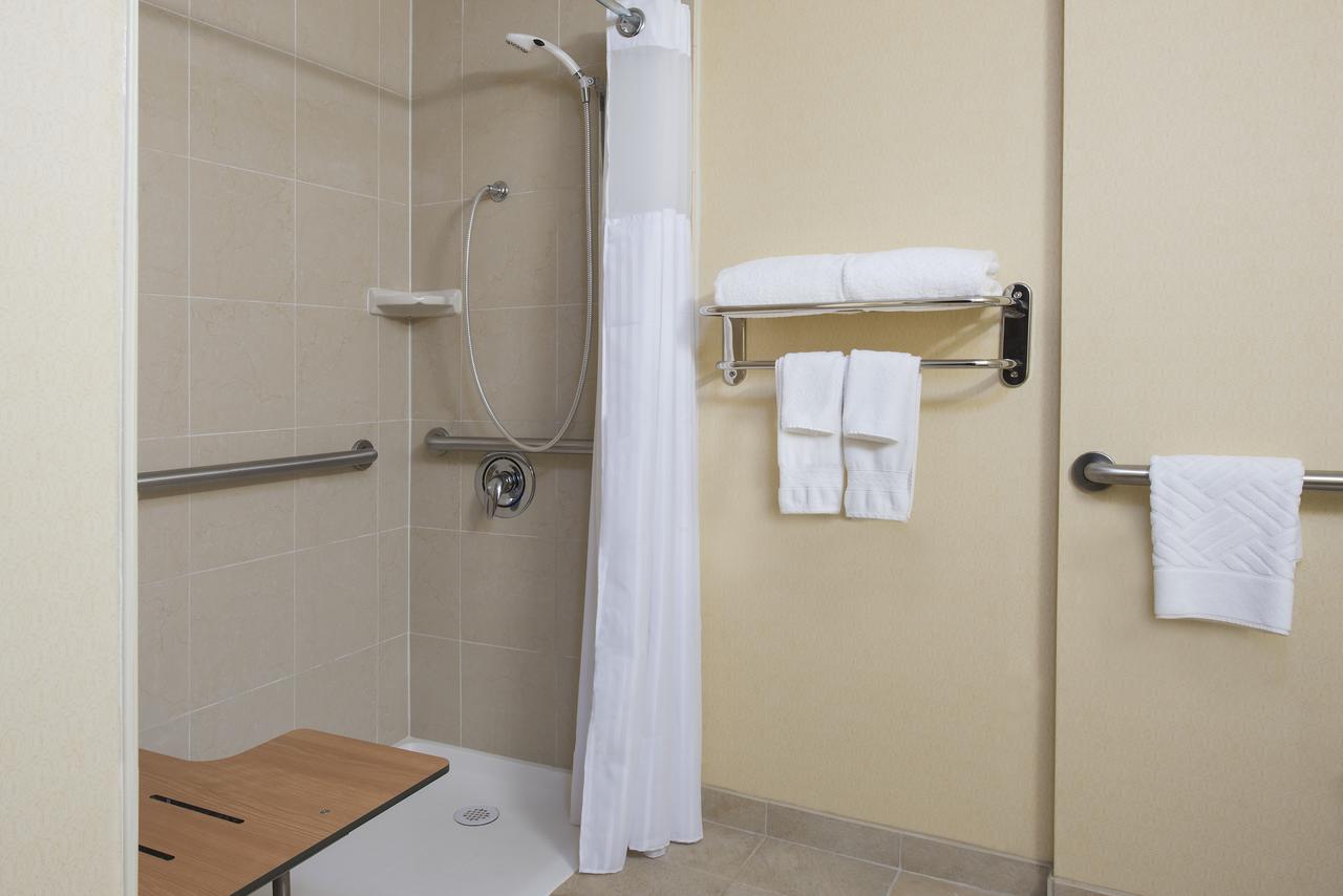 DoubleTree By Hilton Grand Rapids-Airport - thumb 24