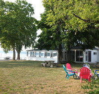 Lil's on the Lake - Hotels Find
