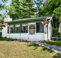 Goshorn Lake Cottage 6 - Hotels Find