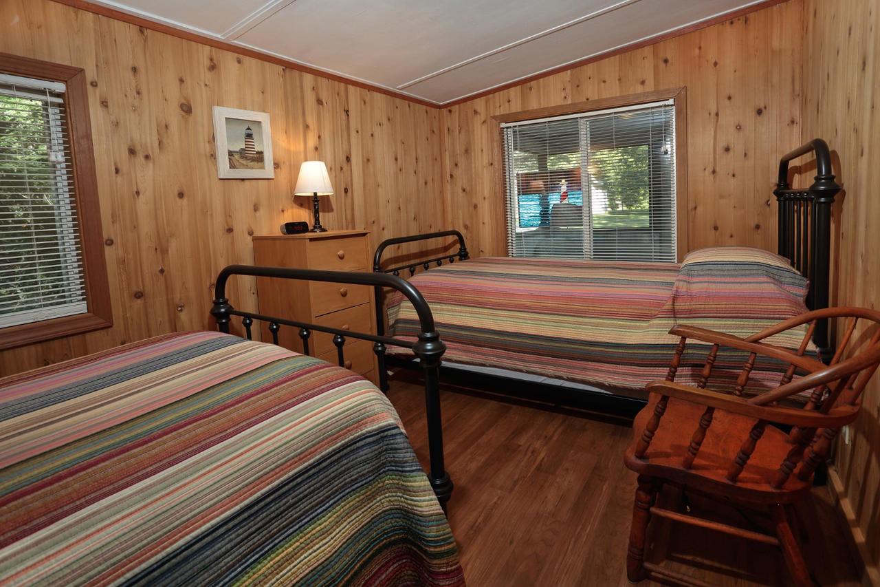 Goshorn Lake Cottage #11 - thumb 1
