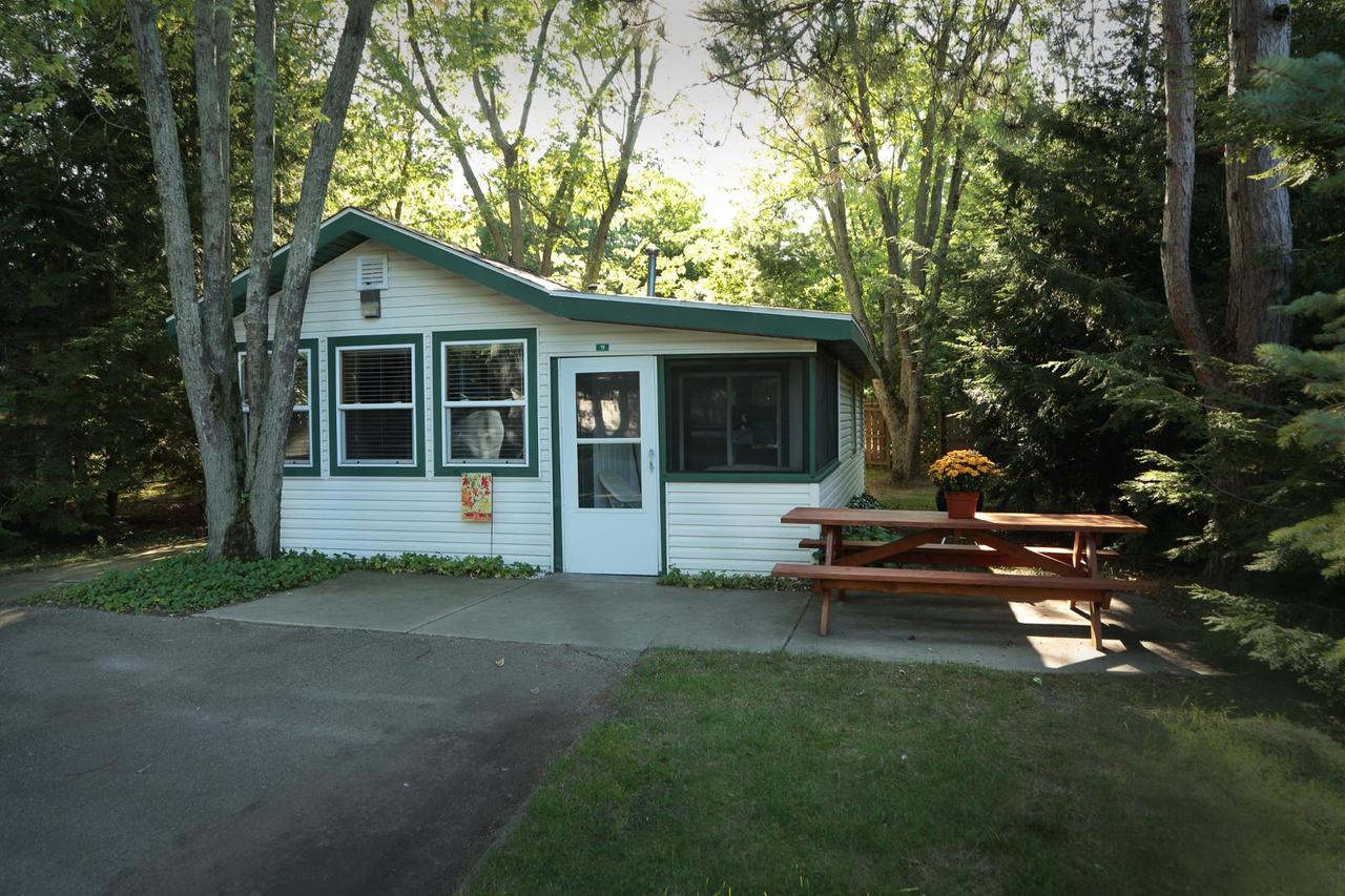 Goshorn Lake Cottage #11 - thumb 0