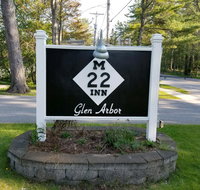 The M-22 Inn Glen Arbor - Hotels Find