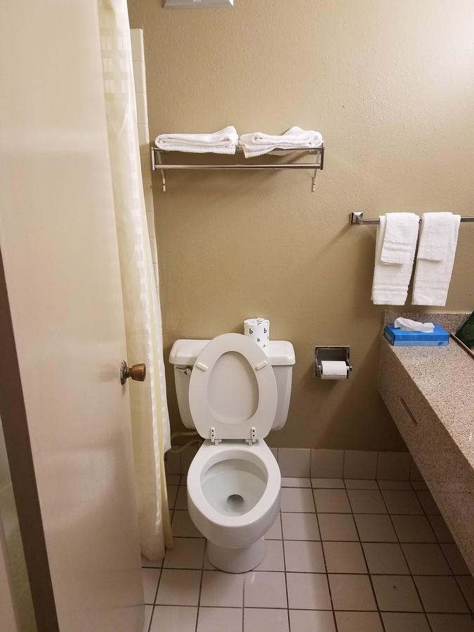 Super 8 By Wyndham Biloxi - thumb 12