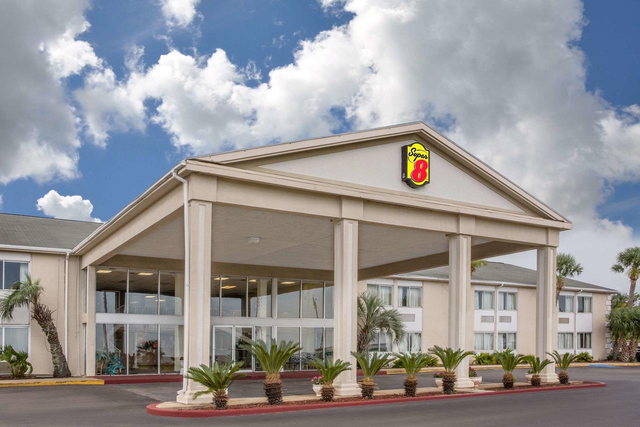 Super 8 By Wyndham Biloxi - thumb 0