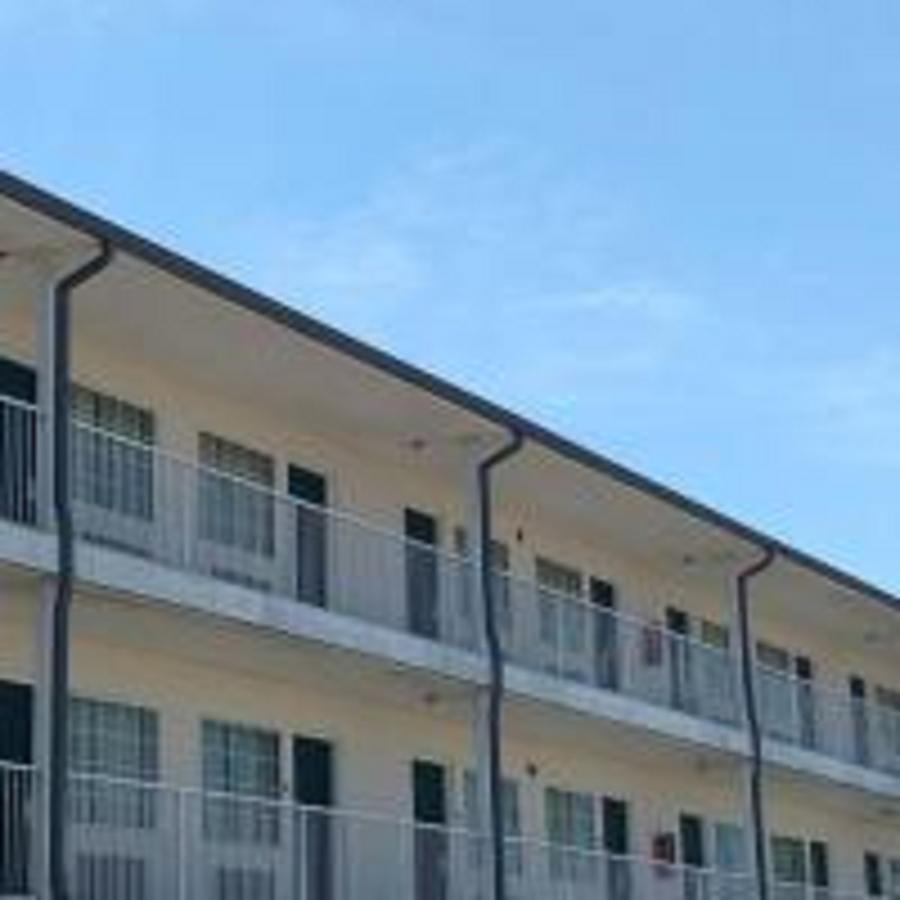 InTown Suites Extended Stay Gulfport - thumb 1