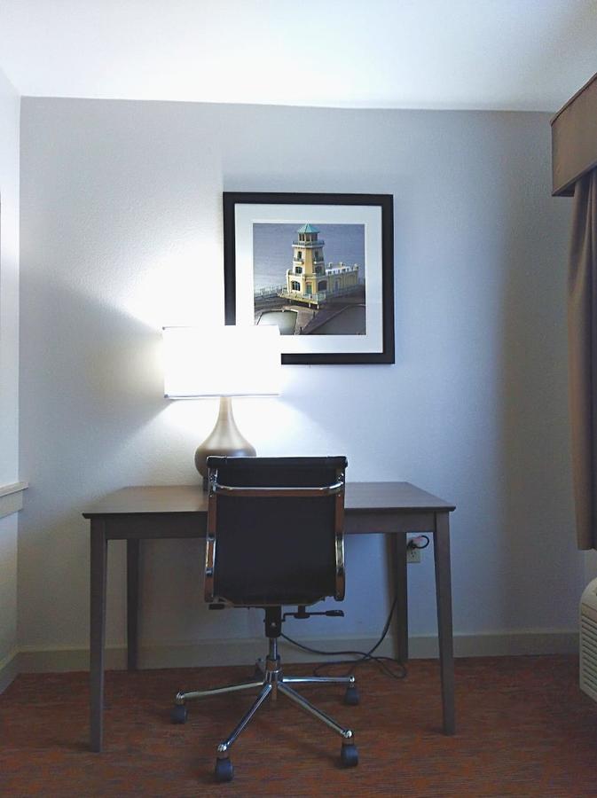 Best Western Plus Cypress Creek - thumb 20