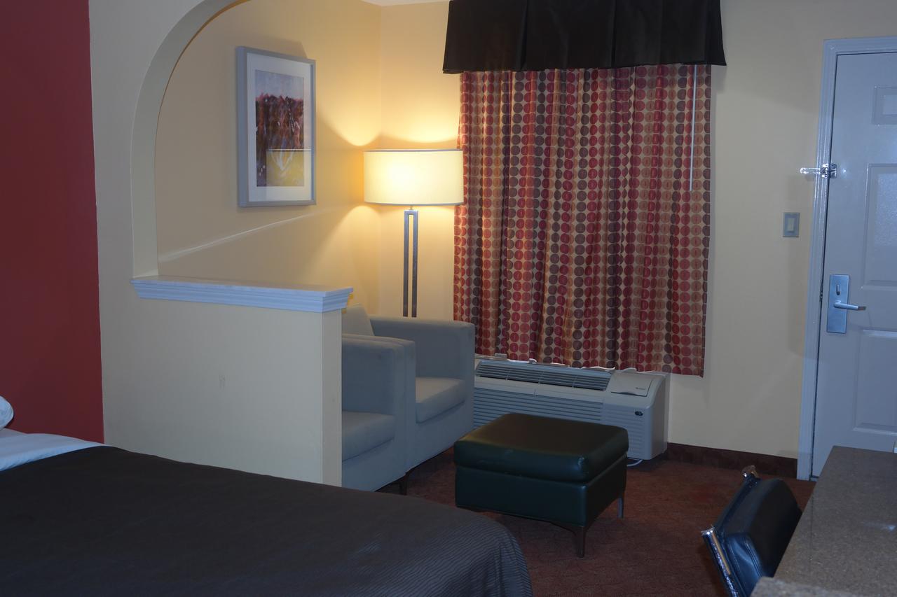 Legacy Inn & Suites - thumb 16