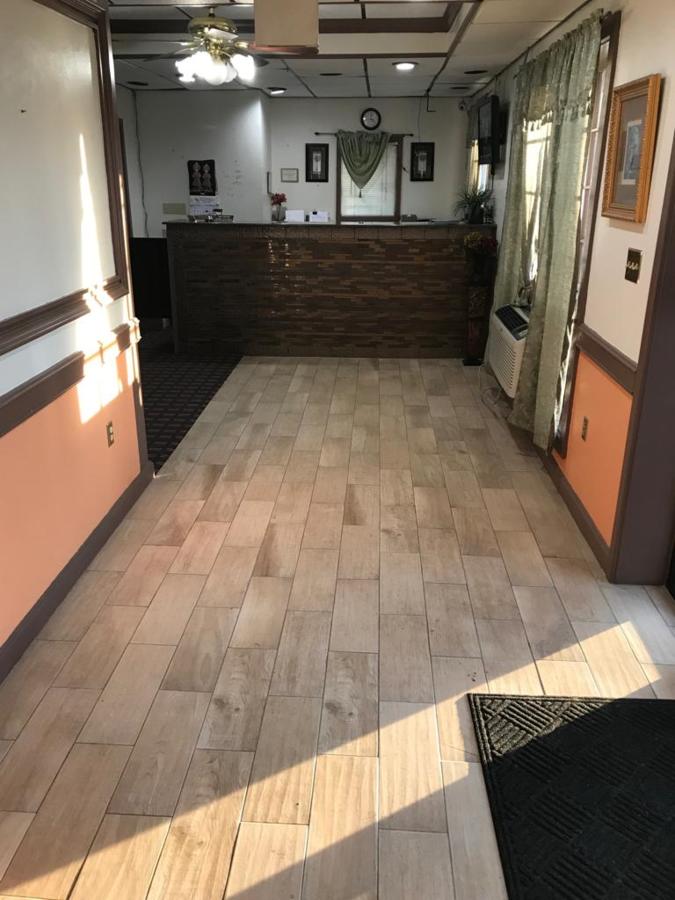 Americas Best Value Inn - thumb 3