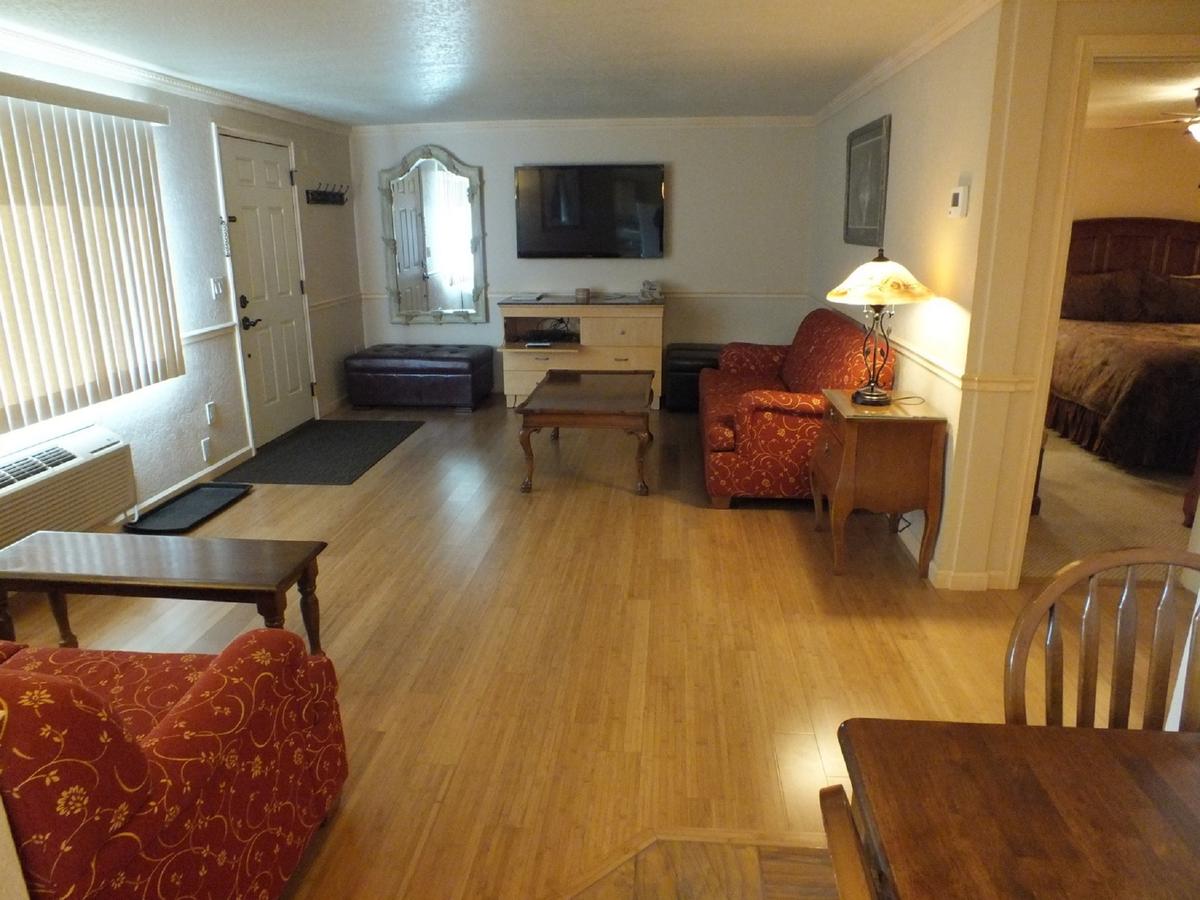 Yellowstone Gateway Inn - thumb 8