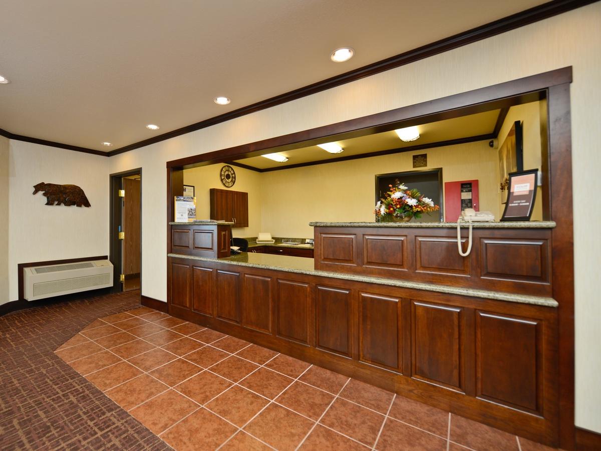 Yellowstone West Gate Hotel - thumb 35