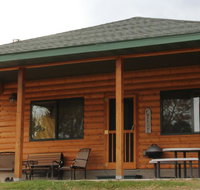 Yellowstone Park Riverfront Cabins - Hotels Find