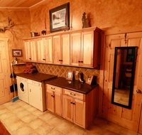Buffalo Cabin & Colt`s Cabin - Hotels Find