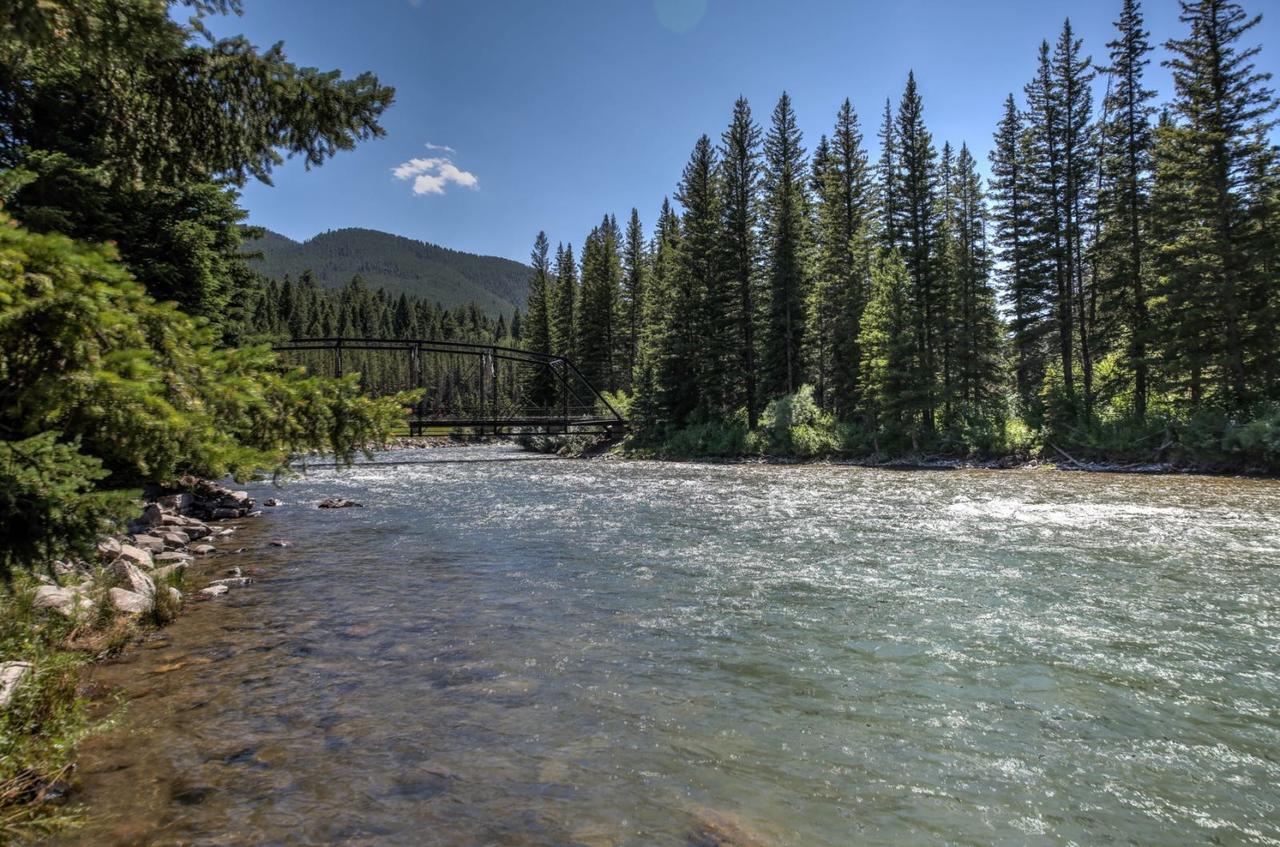 Big Sky - Fly Fishing Cottage - thumb 2