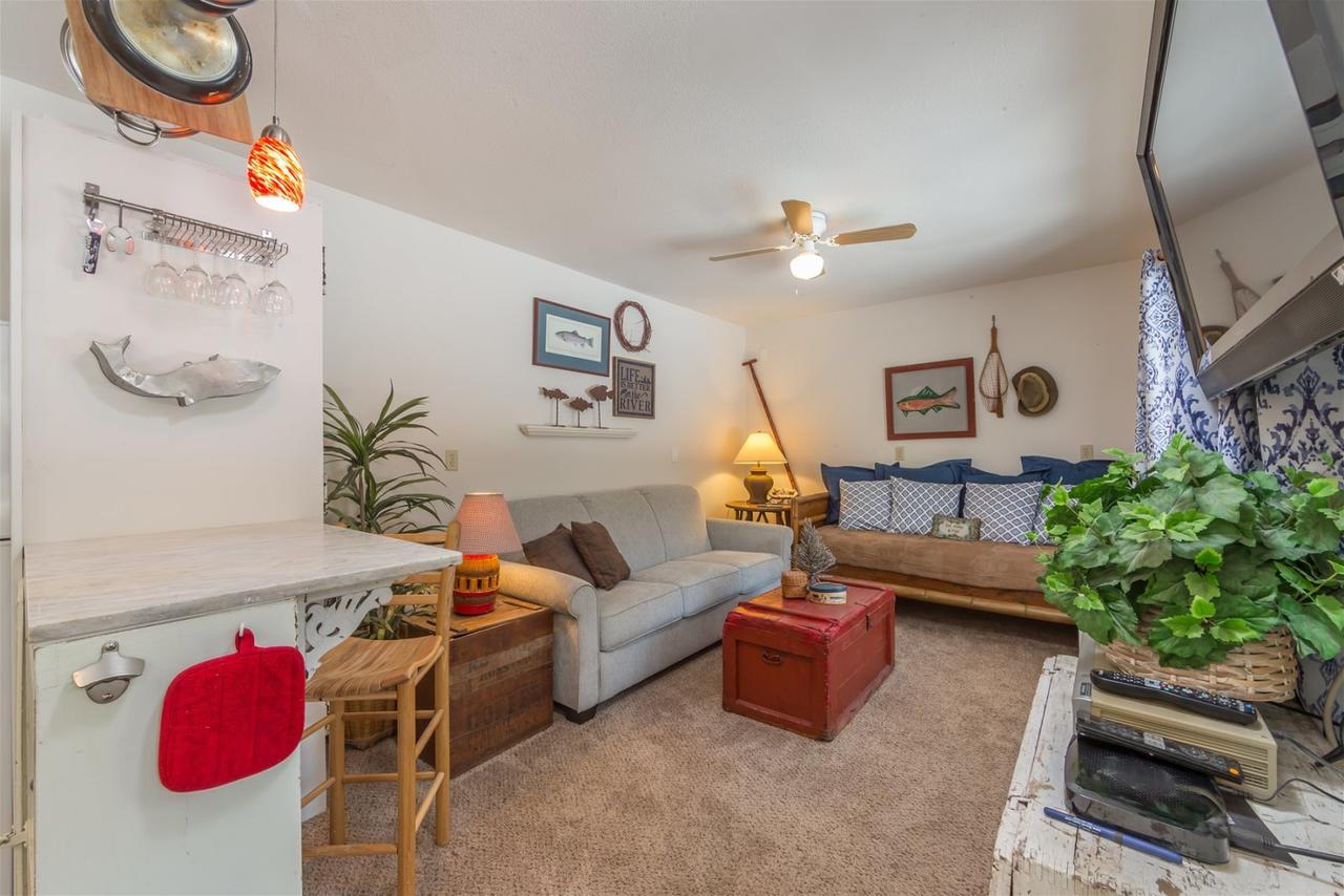 Big Sky - Fly Fishing Cottage - thumb 3