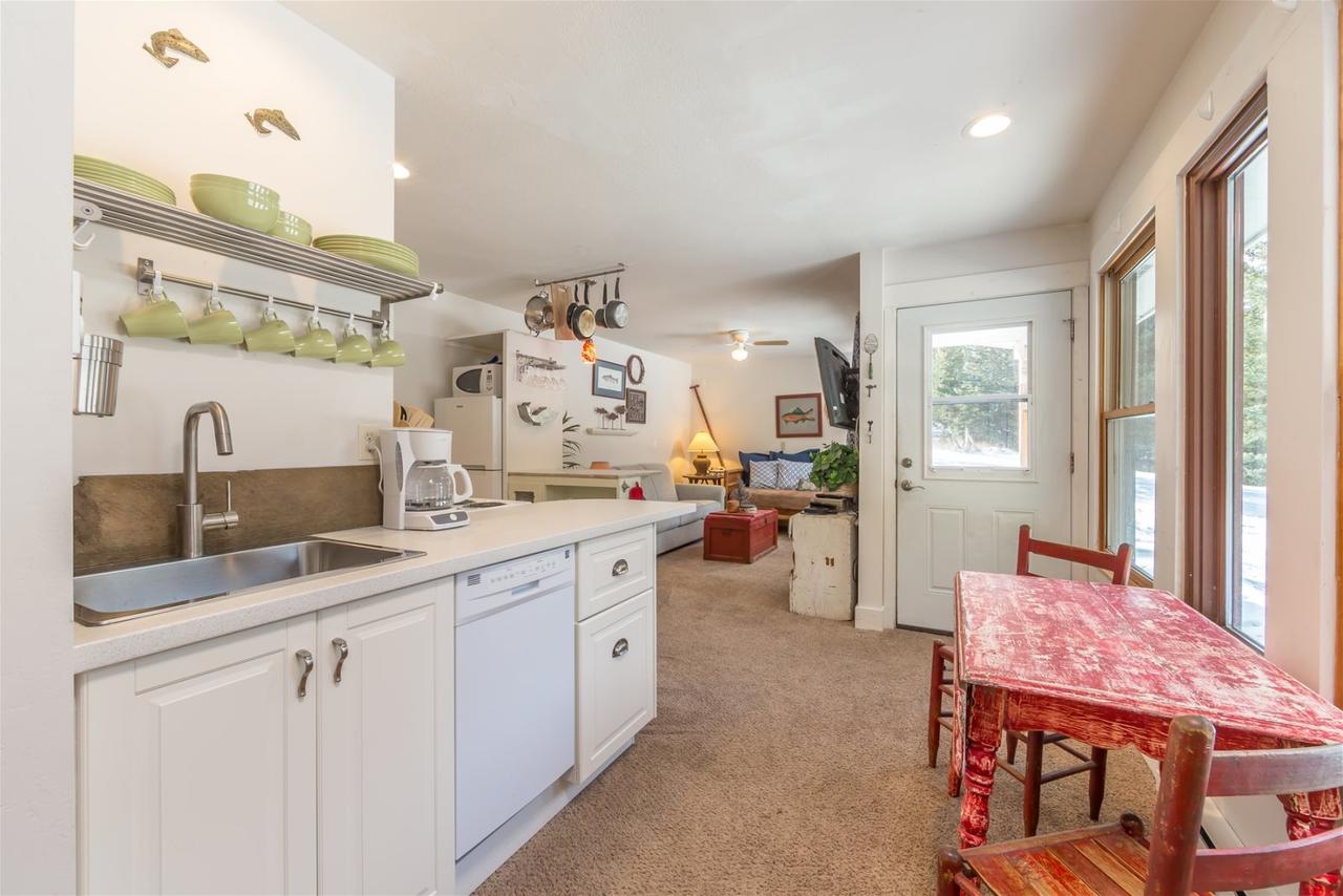 Big Sky - Fly Fishing Cottage - thumb 8
